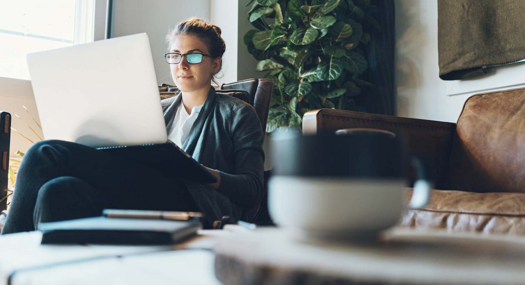 como-monitorear-el-home-office-de-tu-equipo-de-manera-efectiva